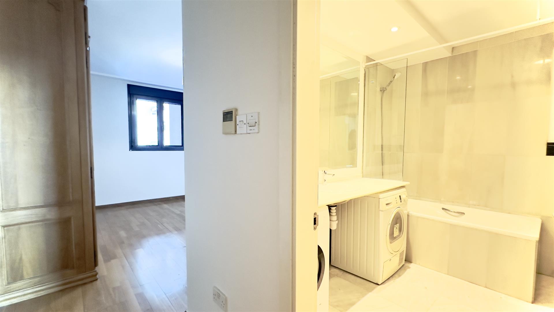 Image of Apartment - 4 Bedrooms - 2 Bathrooms for Sale in Europlaza-Gibraltar, Image 17